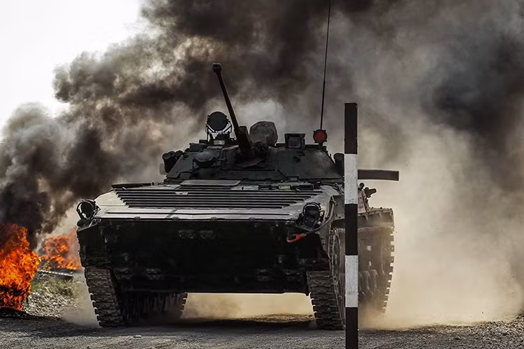 Ngoài chấm điểm cho mỗi đội BMD-2, các cá nhân trong đội cũng có một bảng đánh giá riêng cho từng vị trí trên xe. Nguồn ảnh: Ria.