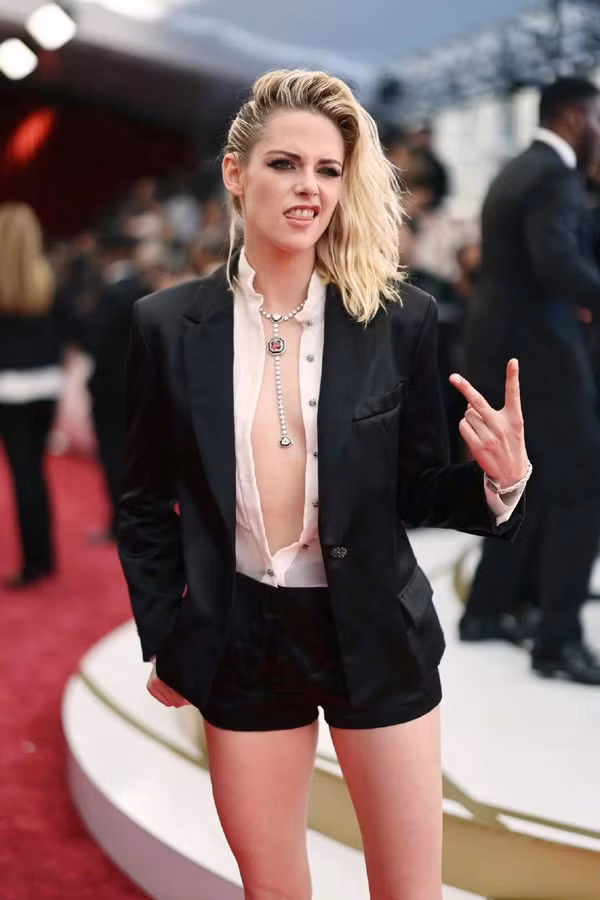 Sự hấp dẫn của cách phối đồ “sexy kiểu mới” khiến những người nổi tiếng sành mốt trên thế giới không thể bỏ qua.