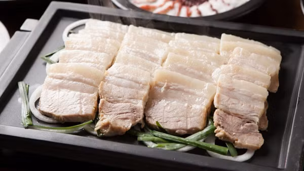 Quá trình giết mổ, xuất bán, thịt lợn dễ thu hút vi khuẩn, ký sinh trùng. Do vậy, cần đảm bảo thịt được nấu chín kĩ. Tốt nhất, nên chế biến thịt bằng cách rang, luộc, hấp thay vì nướng hoặc chiên ở nhiệt độ cao.