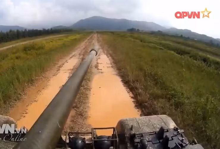 Đây là một thông tin vui với Binh chủng Tăng – Thiết giáp khi mà các xe tăng T-55 có trong biên chế có cơ hội nâng cao hỏa lực hơn nữa, đáp ứng yêu cầu tác chiến hiện đại. Nguồn ảnh: Quốc phòng Việt Nam