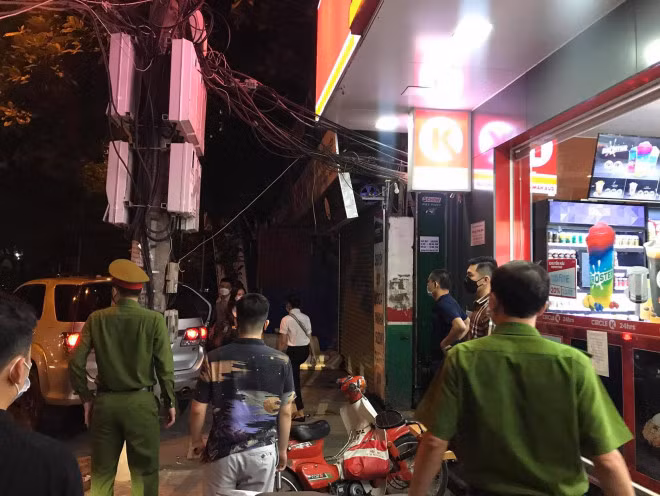 Tháng 1/2021, TAND tỉnh Bắc Ninh tuyên tử hình đối với Lê Thanh Hưng (Bắc Ninh) về cả hai tội danh “Giết người” và “Cướp tài sản”. Theo hồ sơ vụ án, Hưng là cháu ruột bà N.T.N. (TP Bắc Ninh). Đáng chú ý, theo cáo trạng, Hưng đã khai, tháng 11/2019 bị TAND quận Tây Hồ xử phạt 30 tháng tù về tội “Trộm cắp tài sản”. Để được mức án như trên, Hưng đã đưa khoảng 600 triệu đồng cho một số cán bộ Công an quận Tây Hồ và thẩm phán thụ lý, giải quyết. Tiếp đó, Hưng lại muốn được chấp hành án tại Công an quận Tây Hồ nhưng không có tiền nên Hưng đã lập kế hoạch thực hiện hành vi giết bác ruột để cướp tài sản.