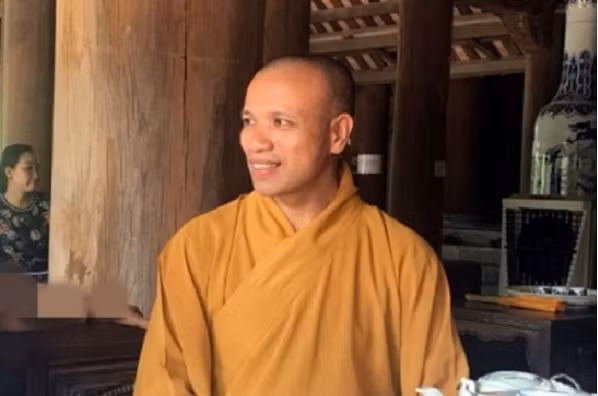 Trước khi bị khởi tố, ông Nguyễn Ngọc Triệu vừa bị khởi tố trước đó có pháp danh là Thích Đồng Huệ. Ngày 8/11, cựu Thượng tọa Thích Đồng Huệ đã có đơn xin hoàn tục với lý do "mắc bệnh hiểm nghèo, sức khỏe không tốt". Cùng ngày Hòa thượng Thích Thanh Nhiễu, Phó Chủ tịch Thường trực Hội đồng Trị sự, Phó Trưởng ban Thường trực Ban Tăng sự Trung ương GHPGVN đã ký ban hành quyết định “cho hoàn tục và cho thôi tất cả chức vụ trong GHPGVN” đối với tu sĩ Thích Đồng Huệ.