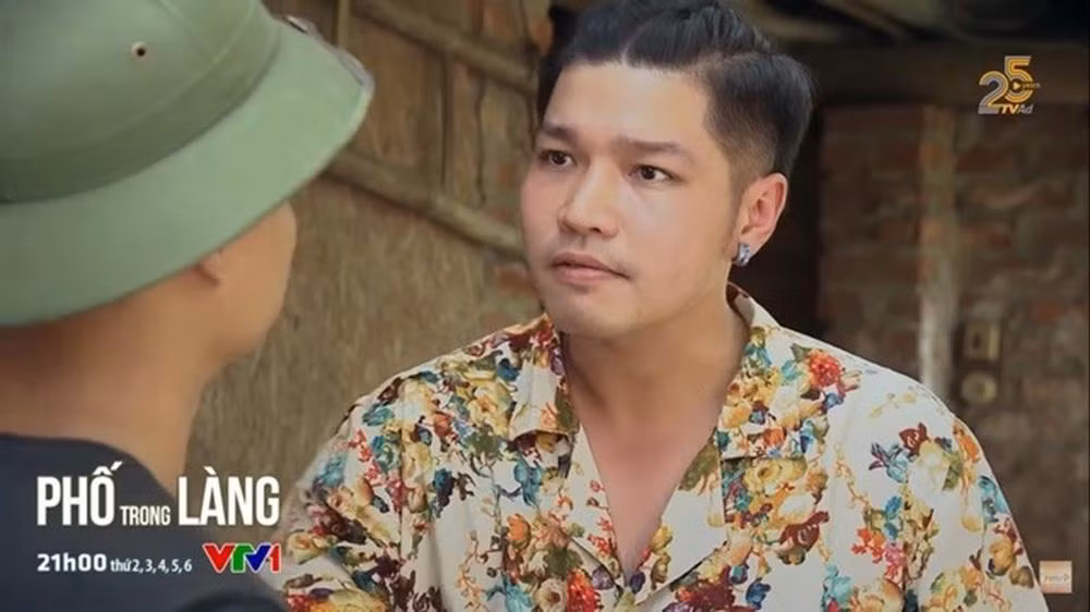 Đời thực trái ngược trên phim của “cậu giời Tiến” trong Phố trong làng Doi thuc trai nguoc tren phim cua “cau gioi Tien” trong Pho trong lang