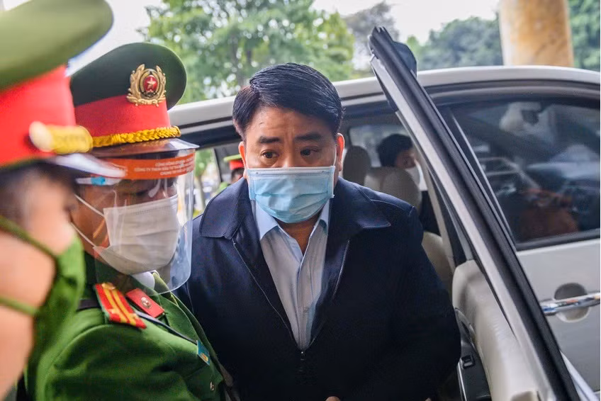 Ong Nguyen Duc Chung den toa bang xe 7 cho: Bo Cong an noi gi?