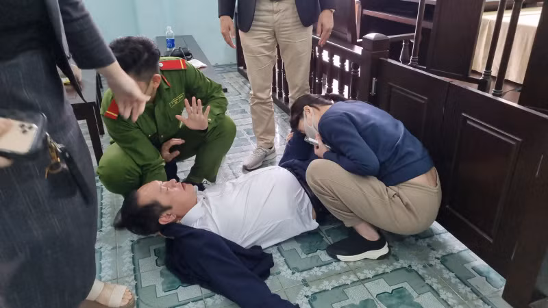 Giam doc Cong ty bat dong san tu tu ngay khi toa tuyen an