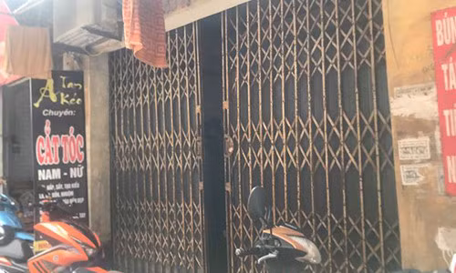 Dau hoi lon ve ba Nguyen Bich Quy - 'monitor' vu be lop 1 tu vong o truong Gateway