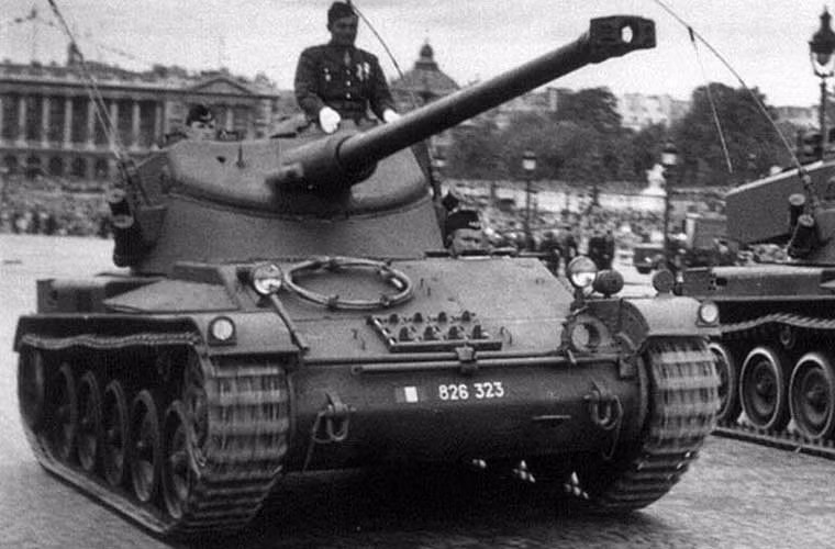 Theo đó, năm 1971, sau khi đánh bại cuộc hành quân Chenla II của quân Lon Nol (Campuchia), bộ đội ta đã thu được một xe tăng hạng nhẹ AMX-13-75 trong tình trạng pháo không có khóa nòng. Chiếc xe này nằm trong số 40 chiếc mà chính phủ Pháp viện trợ cho Campuchia năm 1971.