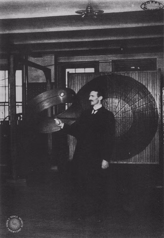 Theo chia sẻ của nhà khoa học Tesla, ông từng tiếp xúc với người ngoài hành tinh.