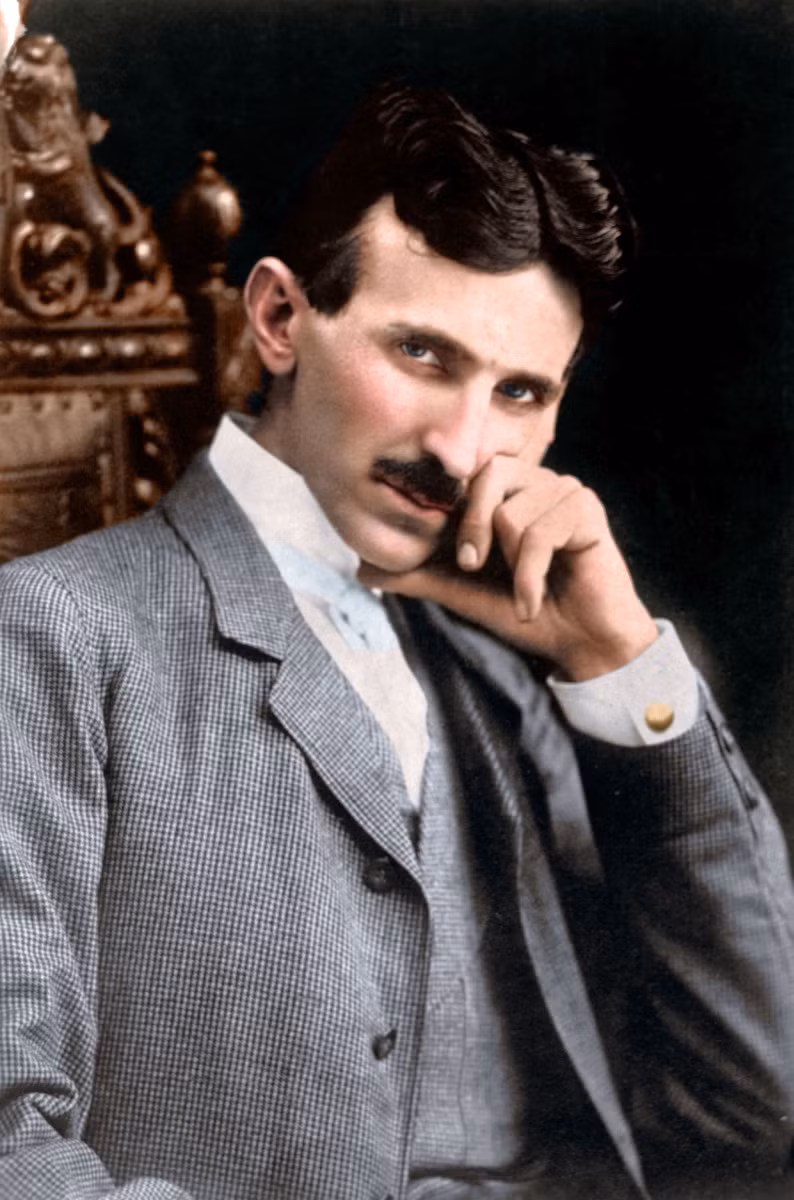 Sở hữu hàng trăm bằng sáng chế, nhà khoa học Nikola Tesla quan tâm nghiên cứu vật lý, toán học và đặc biệt hứng thú với ngành điện.