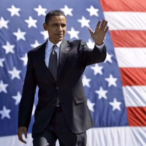Trong thời gian giữ chức chủ nhân Nhà Trắng, ông Obama xác lập nhiều kỷ lục ấn tượng như: Tổng thống Mỹ đầu tiên sử dụng Twitter, Tổng thống Mỹ đầu tiên ủng hộ hôn nhân đồng giới.