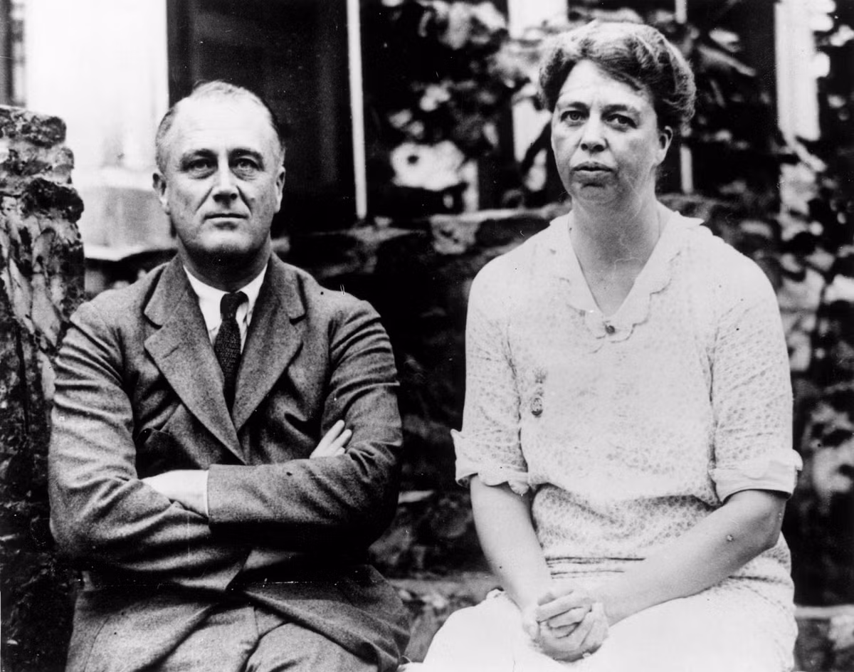 Năm 1941, ông Roosevelt đắc cử Tổng thống Mỹ nhiệm kỳ thứ 3. Bốn năm sau, ông tiếp tục trúng cử và trở thành Tổng thống Mỹ duy nhất trong lịch sử đắc cử 4 nhiệm kỳ liên tiếp.