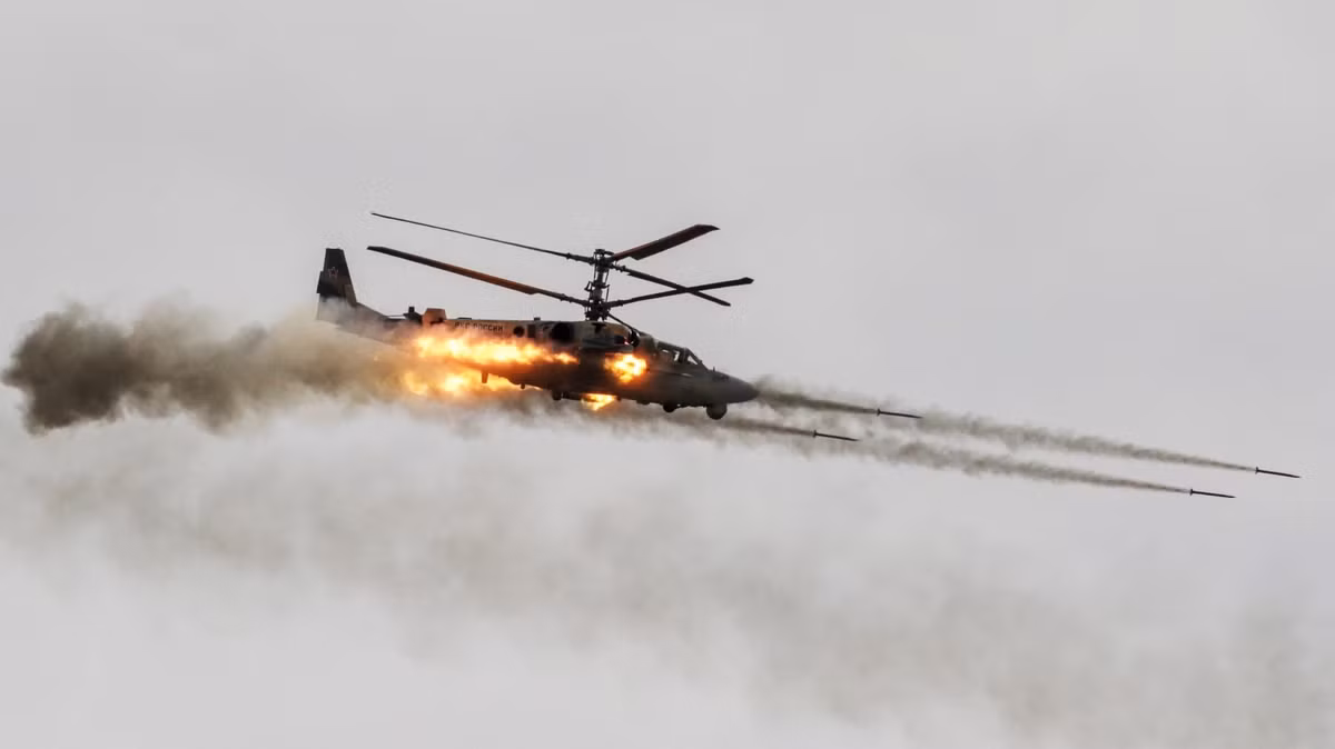 Ngoài ra, Quân đội Nga có nhiều trực thăng vũ trang có thể săn và tiêu diệt hiệu quả xe tăng Leopard-2. Ngay cả khi hiệu suất của Leopard-2 là tốt nhất trên thế giới, nó cũng không thể bắn hạ những chiếc trực thăng bay thấp.