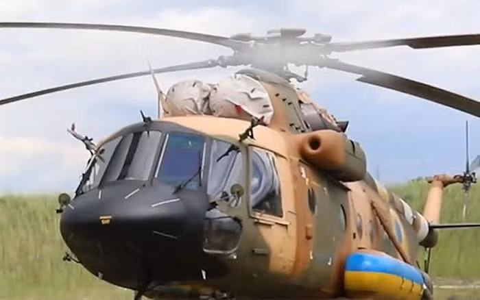 Theo Cơ quan Tình báo Quân đội Ukraine, trong cuộc vây hãm nhà máy thép Azovstal của quân Nga ở Mariupol, các máy bay trực thăng của Không quân Ukraine thậm chí đã tiếp tế cho lực lượng bị bao vây tại Azovstal đến 7 lần.