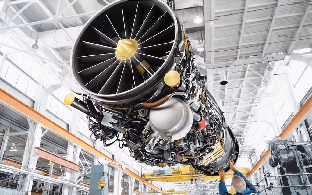 Chiến đấu cơ JAS-39 Gripen được trang bị một động cơ phản lực cánh quạt RM12 của Volvo; đây là phiên bản phát sinh từ động cơ F404 của Công ty General Electric của Mỹ. 