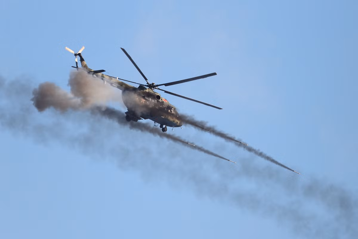 Tên lửa vác vai Stinger của Ukraine khiến máy bay Nga gặp nguy - Hình 12 Ten lua vac vai Stinger cua Ukraine khien may bay Nga gap nguy-Hinh-12