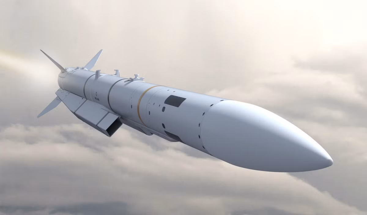 K-77M cũng có khả năng gia tăng đáng kể sự quan tâm của khách hàng nước ngoài đối với máy bay chiến đấu Nga, đặc biệt là Su-57. Tên lửa K-77M có thể được bán cho các nhà khai thác máy bay chiến đấu của Nga sản xuất như Trung Quốc hay Ấn Độ, hiện đang sử dụng những tên lửa R-77 cũ, có tính năng kém hơn. Nguồn ảnh: YDex. 