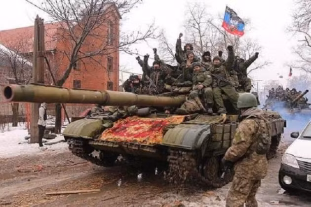 Tuy nhiên, theo lực lượng dân quân của nước cộng hòa tự xưng Donetsk, tình hình hiện đang rất khó khăn; có thể trong vài ngày tới, lực lượng dân quân có thể không thể bảo vệ được khu vực, bởi một cuộc tấn công rất lớn của Quân đội Ukraine. 