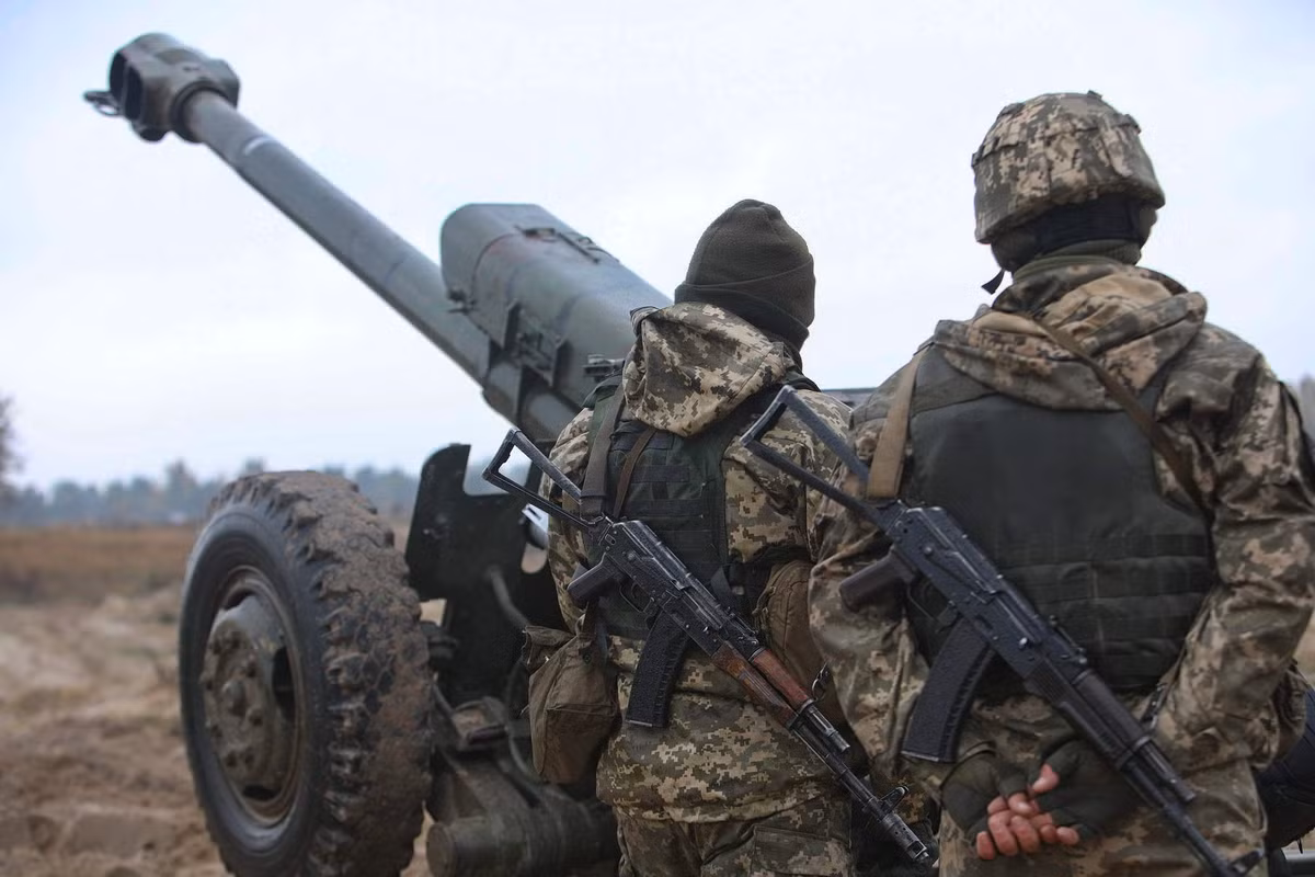 Hiện tại Quân đội Ukraine vẫn tiếp tục tấn công vào lãnh thổ của Cộng hòa Nhân dân Donetsk và Lugansk. Sau khi công nhận Donetsk và Lugansk là quốc gia độc lập, nếu tình hình leo thang, có thể quân đội Nga đưa quân tới khu vực này để “ổn định” tình hình.