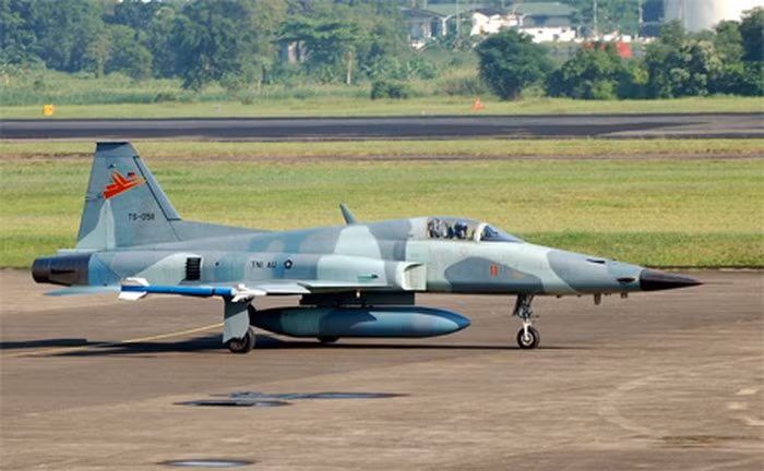 Su-35 sẽ thay thế các máy bay chiến đấu F-5E / F Tiger II, đang phục vụ trong phi đội số 14 của Không quân Indonesia. Theo kế hoạch, Jakarta sẽ nhận được 2 chiếc Su-35 đầu tiên của Nga vào tháng 8/2019, 6 chiếc tiếp theo vào tháng 1/2020 và 3 chiếc vào tháng 7/2020.