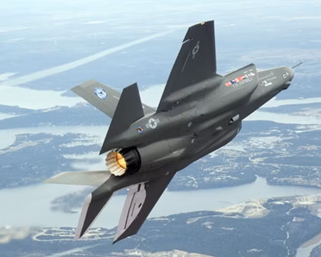 Hiện tại chưa có tuyên bố chính thức nào từ Abu Dhabi về việc dừng mua F-35 và mua Rafale; nhưng việc UAE từ chối mua máy bay chiến đấu của Mỹ, có thể ảnh hưởng nghiêm trọng đến danh tiếng của máy bay chiến đấu F-35. Nguồn ảnh: Pinterest.