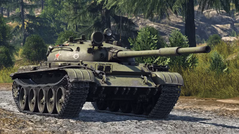 Năm 1961, với việc đưa xe tăng T-62 vào sử dụng, tình thế lúng túng của Hồng quân Liên Xô về trang bị cơ giới hạng nặng tạm thời được giảm bớt. Nhưng do bắt nguồn từ thiết kế của dòng T-55, nên xe tăng T-62 có thể chỉ được coi là “phương án tạm thời” của Quân đội Liên Xô và không có lợi thế về hiệu suất so với các xe tăng của phương Tây.