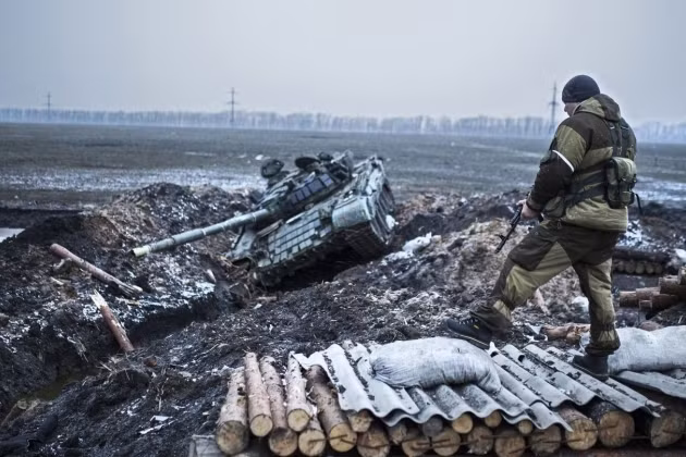 Các đơn vị dân quân của Cộng hòa Nhân dân Luhansk (LPR) và Donetsk (DPR) tự xưng, không có cơ hội thực sự để chống chọi lại cuộc tấn công của Quân đội Ukraine. Trong trường hợp bị tấn công tổng lực, các nước cộng hòa tự xưng ở Donbass không có cơ hội kháng cự. 