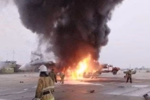 Theo thông tin, khi chiếc máy bay bị trúng tên lửa, vòm kính buông lái chiếc Su-30SM được nâng lên; do vậy rất có thể có phi công đã ở trong đó vào thời điểm máy bay bị tấn công. Nhưng cho đến thời điểm hiện tại, vẫn chưa có thông tin chính thức nào về vấn đề này.