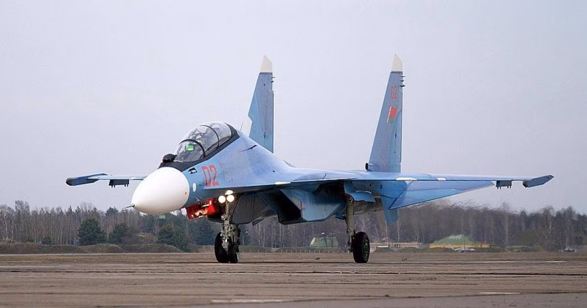 Theo thông tin mới nhất, một tiêm kích Su-30SM của Không quân Nga đang đậu trên sân bay đã bị bốc cháy, bởi cuộc tấn công trả đũa bằng tên lửa chiến thuật Tochka-U của quân đội Ukraine. 