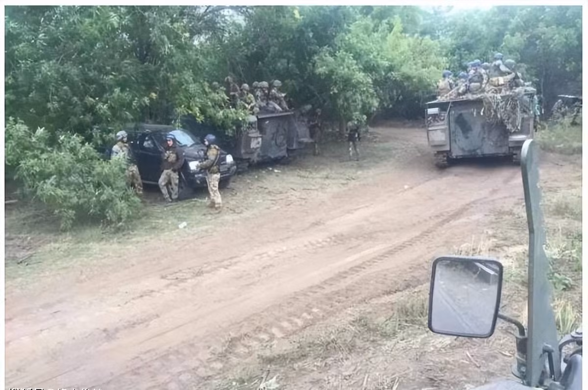 Trong khi đó hãng tin Nga RIA Novosti trích dẫn lời một số nguồn tin của Nga cho biệt, Bộ tư lệnh các lực lượng vũ trang Ukraine không có ý định từ bỏ kế hoạch đột phá tuyến phòng thủ của Quân đội Nga tại Kherson; hiện trong khu vực tác chiến, việc tăng quân dự bị đã được ghi nhận. 