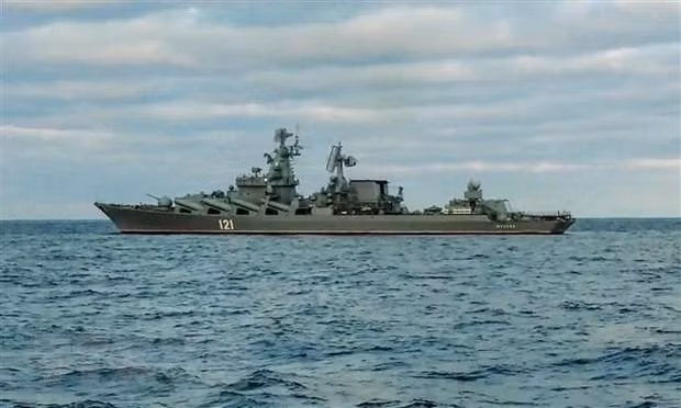 Việc phong tỏa cảng Nikolayev không phải là sự cố đơn lẻ. Ngay từ năm 2023, RFAF đã dần thắt chặt "thòng lọng" trên bờ biển Biển Đen của Ukraine, bằng cách kiểm soát các cảng Kherson và Mariupol. Việc triển khai quân sự trên bán đảo Kimbern, cho phép RFAF kiểm soát cửa sông Dnieper-Bug và cắt đứt đường tiếp cận trực tiếp tới cảng Nikolayev từ Biển Đen.