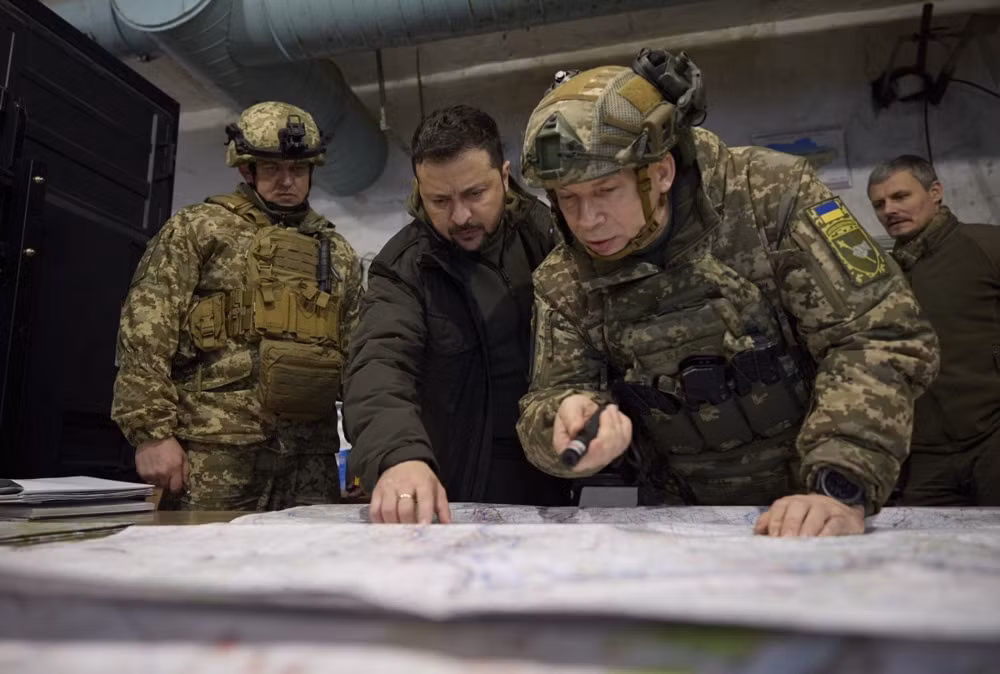 CNN còn cho rằng: Bộ chỉ huy Ukraine đã lặp lại sai lầm đã mắc phải trước đó ở Bakhmut, đó là việc ra sức bảo vệ cả hai thành phố không có giá trị chiến thuật và chiến lược; nhưng đã tiêu tốn nguồn lực khổng lồ của Kiev. Điều mà lẽ ra tốt hơn là nên hướng tới các hoạt động tấn công.