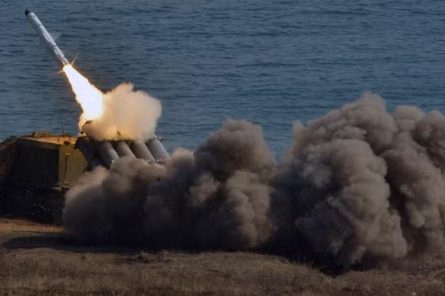Nga chia thang ten lua Kh-35 ra bien Bac de dap tra Na Uy