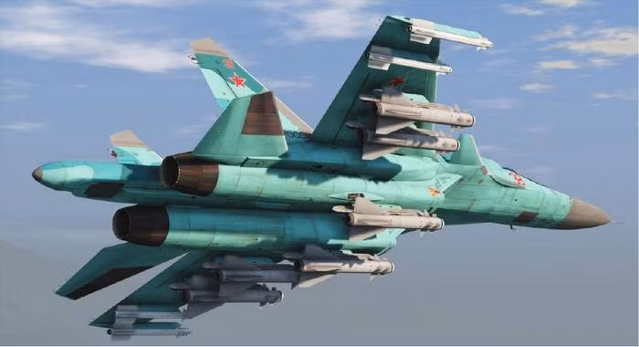 Trở lại với Su-34, máy bay thử nghiệm của nó đã hoàn thành chuyến bay đầu tiên vào tháng 4/1990 và mẫu tiền sản xuất đã bay thành công vào tháng 12/1993. Nhưng do sự tan rã của Liên Xô, chiếc máy bay chiến đấu rất được mong đợi này đã không được giao cho Không quân Nga cho đến tận năm 2006.