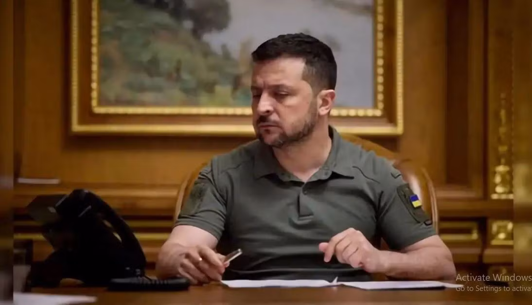 Trước tiên hãy nhìn vào Tổng thống Ukraine Zelensky. Mặc dù Tổng thống Zelensky tuyên bố rằng, "Ukraine đang đạt được các mục tiêu chiến lược của mình", nhưng ông đang kêu gọi cộng đồng quốc tế tổ chức "hội nghị thượng đỉnh hòa bình" thứ hai trong năm nay, để đoàn kết các nước ủng hộ Ukraine "làm hết sức mình để buộc Nga đạt được hòa bình". 