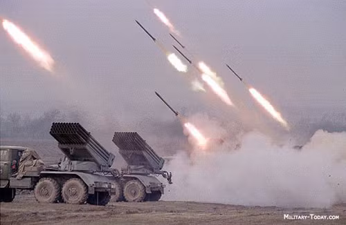 Tại sao Không quân Nga phải sử dụng bom phá hạng nặng ở Donbass? - Hình 2 Tai sao Khong quan Nga phai su dung bom pha hang nang o Donbass?-Hinh-2