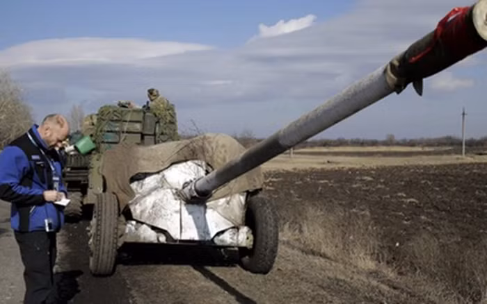 Việc phá hủy sở chỉ huy của Quân đội Ukraine chỉ là một đòn trả đũa của lực lượng dân quân các nước cộng hòa; có thể nói đây là cơ hội để nhắc nhở Kiev rằng, DPR có đủ pháo để tiêu diệt các đơn vị của đơn vị Ukraine đang tập trung ở Donbass”, chuyên gia này nhấn mạnh.