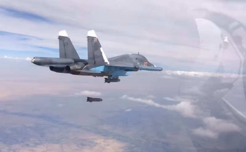 Nguyên nhân khiến Quân đội Ukraine gặp khó khăn trong việc chống lại bom lượn có điều khiển của Quân đội Nga là vì chúng có thể thả cách mục tiêu từ 40 đến 60 km, nên các loại vũ khí phòng không tầm thấp, từng một thời gây ác mộng với máy bay chiến đấu Nga, đành bất lực đứng nhìn.