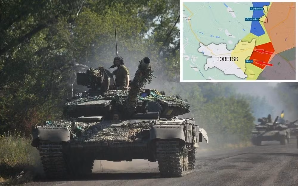 Trước tình hình sụp đổ của tuyến phòng thủ Toretsk, Bộ Tổng tham mưu Quân đội Ukraine vội vã tung thêm 4 lữ đoàn từ mặt trận trung tâm và phía nam Donbass, chuyển họ đến mặt trận Toretsk để tiếp viện, nhằm ngăn chặn bước tiến của quân Nga.