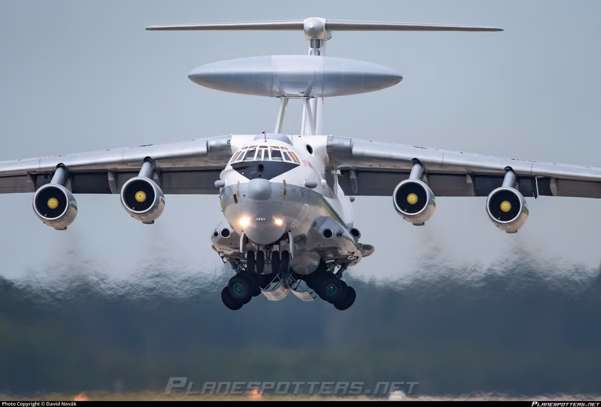 Theo đánh giá của các chuyên gia, việc Nga sử dụng UAV Outpost cho nhiệm vụ giám sát thay máy bay cảnh báo sớm A-50 là không phù hợp. Tuy nhiên, Quân đội Nga hiện không có đủ máy bay cảnh báo sớm để sử dụng, hoặc UAV Outpost đã được Nga nâng cấp, có thể đảm nhiệm những nhiệm vụ này.