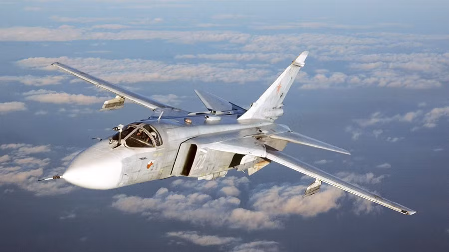 Thứ hai, Không quân Nga cho rằng tiêm kích bom Su-24M vẫn có vai trò và giá trị nhất định. Mặc dù tiêm kích-ném bom Su-24M đã lạc hậu rất xa so với thời đại, nhưng Su-24M vẫn có những ưu điểm về khả năng bay siêu thanh, tải trọng vũ khí lớn, tính kinh tế tốt nên Su-24M vẫn có thể hoạt động. 