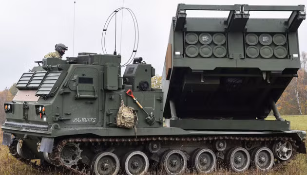 Trong số 38 bệ phóng MLRS các loại do phương Tây viện trợ, quân đội Ukraine đánh giá MARS II do Đức viện trợ là có hiệu suất tốt nhất, có thể thực hiện các cuộc tấn công tầm xa gần như kiểu “phẫu thuật”, cực kỳ hiệu quả trong chiến đấu và dễ bảo trì. Đồng thời, khả năng cơ động rất nhanh, nên tránh được đòn phản pháo của đối phương.