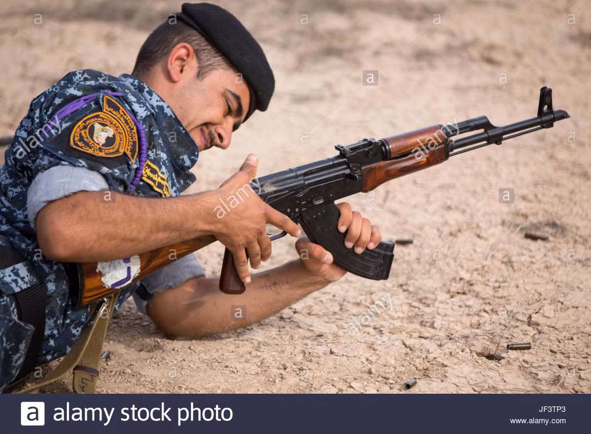 Súng tiểu liên AK-47 của Iraq nòng súng không được mạ crom trong lòng nòng súng, nên nhanh gỉ và dễ bị mài mòn hơn. Ngoài ra còn có các vấn đề với việc xử lý nhiệt của các bộ phận nhỏ, chẳng hạn như thước ngắm, hay bị gãy.