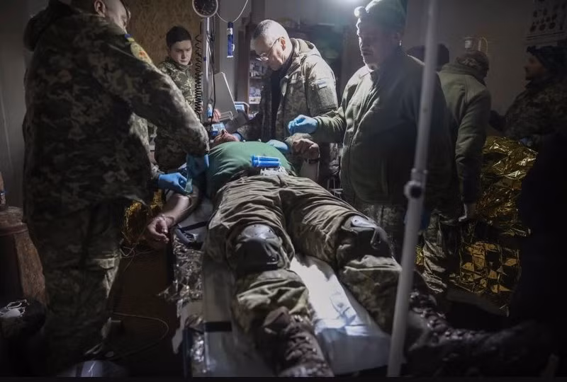 Ý nghĩa đằng sau lời nói của Tổng thống Zelensky rất rõ ràng, đó là quân đội Ukraine phải tiến ít nhất 500 mét mỗi ngày, dù có phải trả giá, binh lính Ukraine cũng phải chiến đấu tiến lên bằng mọi giá.