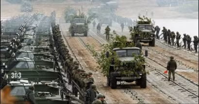 Để khắc phục những cây cầu bị Quân đội Ukraine phá hủy, lực lượng công binh của Quân đội Nga đã nhanh chóng tiến hành bắc những cây cầu dã chiến, để bảo đảm cho các lực lượng chiến đấu vượt sông một cách nhanh chóng và an toàn.