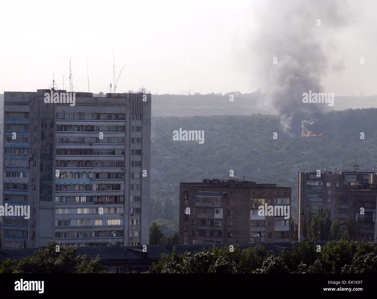 Sau 4 năm tạm ngừng im tiếng súng, Quân đội Ukraine đã chính thức phát động cuộc tấn công vào Luhansk vào buổi sáng ngày 7/11. Theo quan sát của các phóng viên, Quân đội Ukraine thực hiện mũi tiến công theo hướng chính diện tương đối rộng.