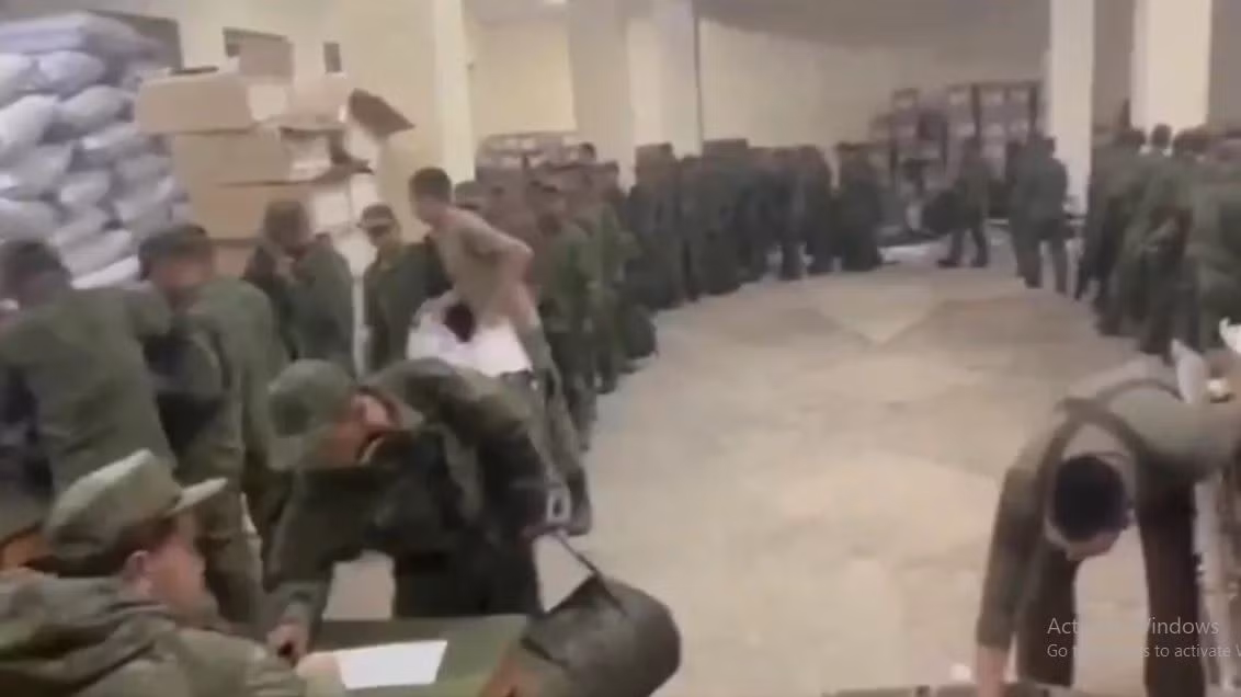 Tuyên bố này được đưa ra sau một loạt thông tin từ tình báo từ Hàn Quốc, Mỹ và Ukraine, trong đó báo cáo việc chuyển quân Triều Tiên sang Nga kể từ tháng 10/2024, ước tính quân số từ 1.500 đến 12.000 người. Phía Ukraine cho rằng, đã có 6.000 quân Triều Tiên đã bị loại khỏi vòng chiến đấu trên lãnh thổ Nga, nhưng thông tin này hoàn toàn không được kiểm chứng.