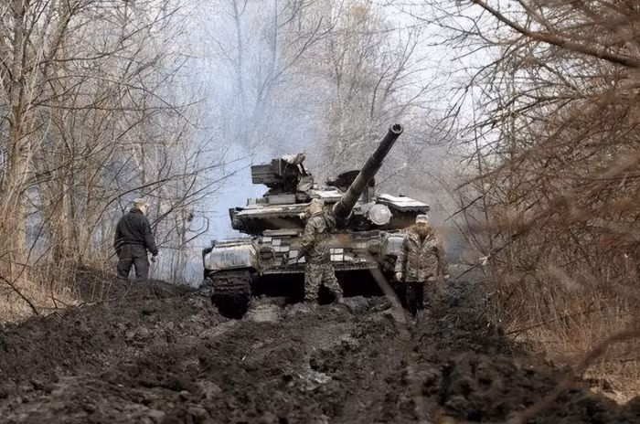 Lý do khiến Nga và Ukraine bị ám ảnh bởi Bakhmut chính vì vị trí chiến lược vô cùng quan trọng của nó. Giá trị của Bakhmut nằm ở hệ thống các hầm mỏ giống như một "thành phố ngầm" mà nơi này sở hữu, có khả năng chứa được cả binh lính và xe tăng. 