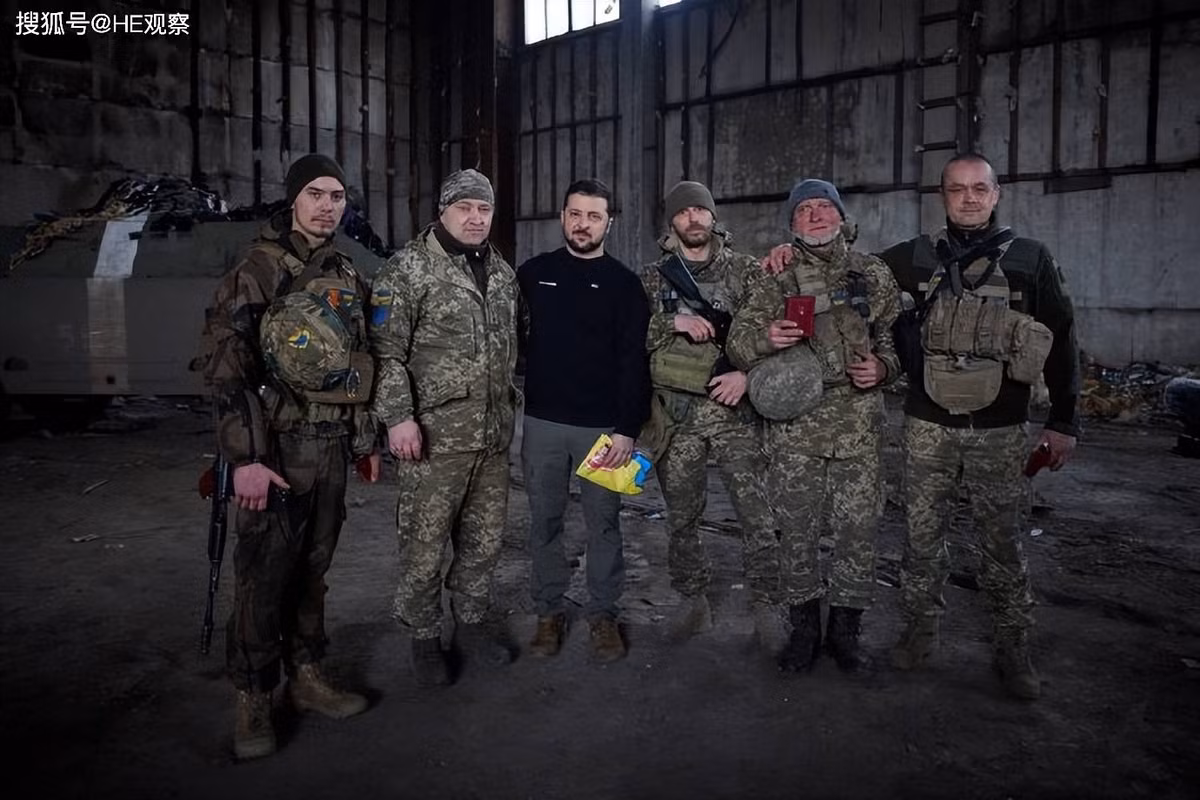 Tổng thống Zelensky nhắc lại yêu cầu của Quân đội Ukraine về tên lửa tầm xa, nhiều đạn dược hơn và máy bay chiến đấu hiện đại; đồng thời cảnh báo rằng, nếu không thì xung đột có thể kéo dài trong nhiều năm.