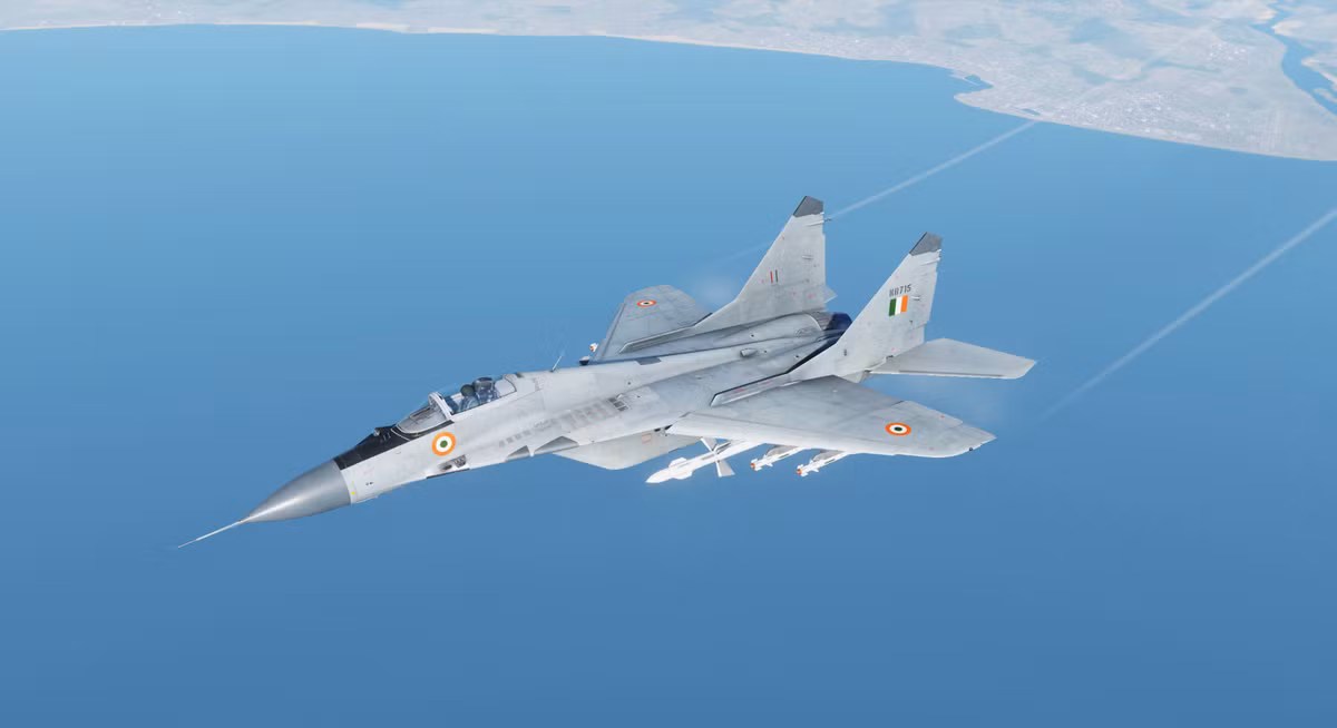 MiG-29 cải tiến được trang bị vũ khí bao gồm tên lửa đối không R-77 và R-27, tên lửa tầm ngắn R-73; đồng thời được trang bị pháo 30mm Gsh-30-1 để không chiến. Đối với các hoạt động không đối đất, MiG-29 có thể sử dụng tên lửa Kh-29, Kh-31, Kh-35 và nhiều loại bom dẫn đường chính xác. 