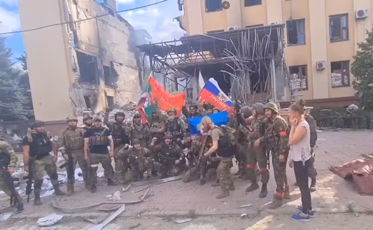 Mục tiêu tiếp theo của Quân đội Nga sau khi giải tỏa Luhansk - Hình 6 Muc tieu tiep theo cua Quan doi Nga sau khi giai toa Luhansk-Hinh-6